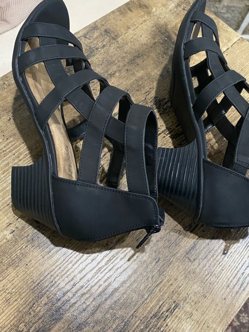 Easy Street Black gladiator Sandals -8.5M